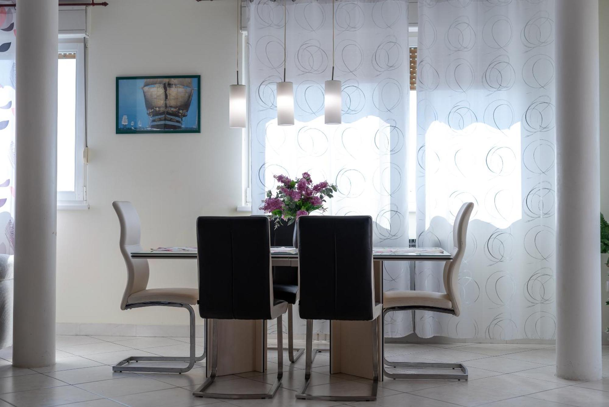 Luxury Overlooking The Appartement