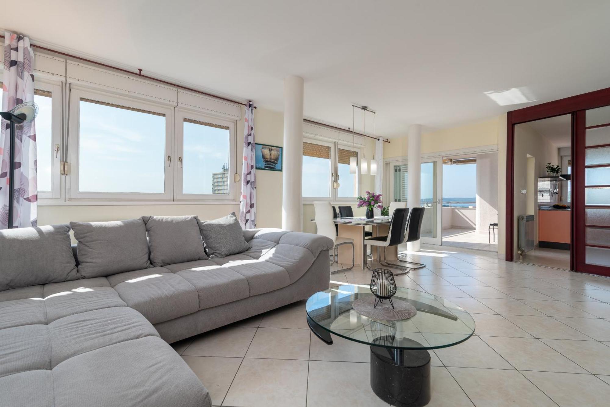 Luxury Overlooking The Appartement